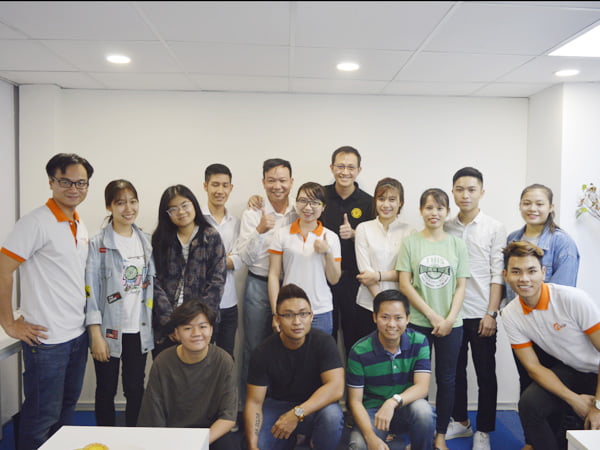 Tất cả chụp ảnh lưu niệm cùng trường khi hổi thảo kết thúc