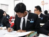 Mocbai 66 tải app ngành Du lịch Khách sạn tại City University nhận bằng cấp từ trường VATEL Pháp