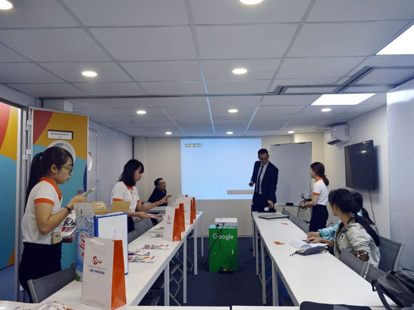 Tất cả mọi thứ được chuẩn bị một cách kĩ lưỡng nhất để buổi hội thảo được diễn ra thành công