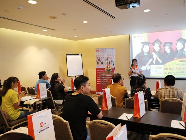 Ms Sara Kim giới thiệu về Mocbailinkk.com và các dịch vụ ưu việt của công ty