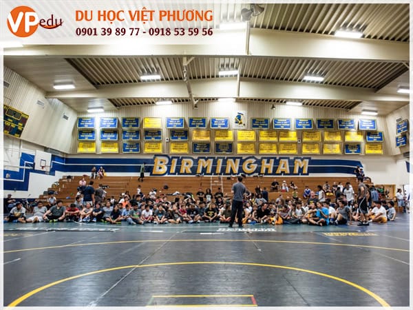 Trường trung học Birmingham Community Charter High School