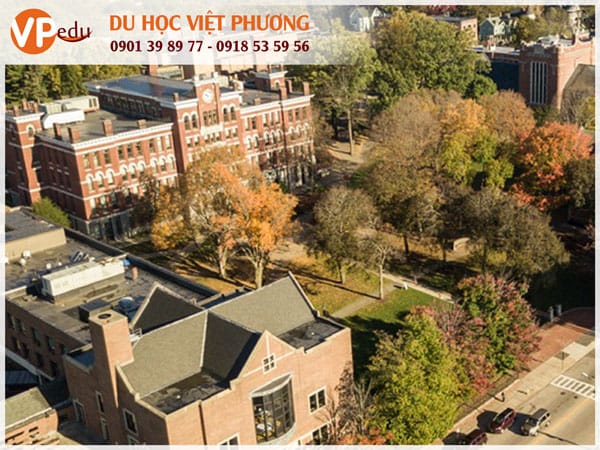 Khuôn viên Clark University rộng lớn và tiện nghi