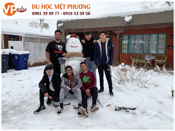 Menaul School có nhiều hoạt động sôi nổi cho học sinh quốc tế