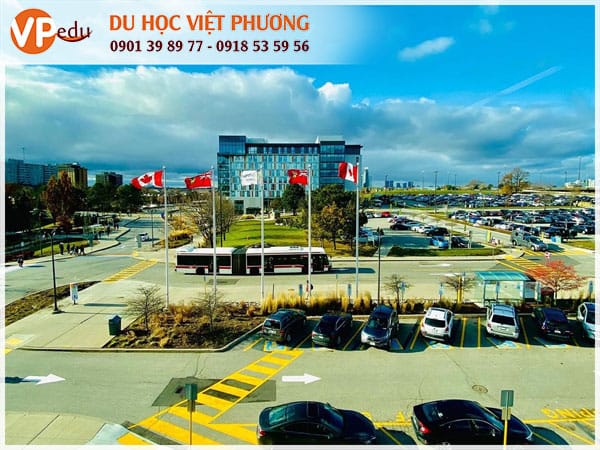 Trường đại học cao đẳng cộng đồng Centennial College