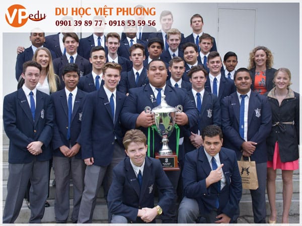 Trường St. Dominic’s College có nhiều hoạt động sôi nổi