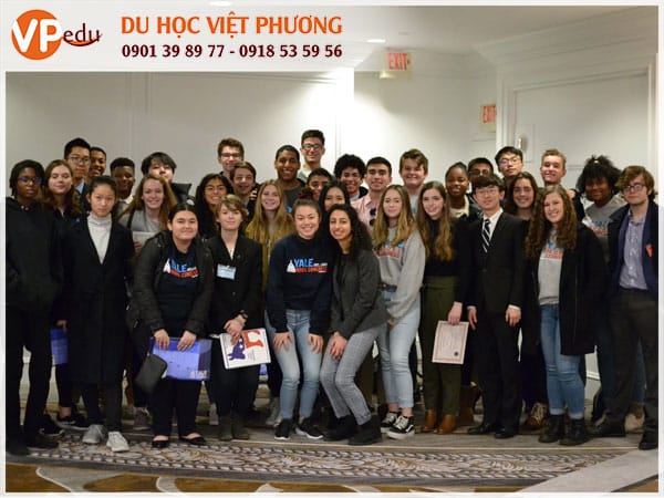 Học sinh tại Trường Christian Heritage (CHS) được trang bị những kiến thức để vào các trường đại học hàng đầu