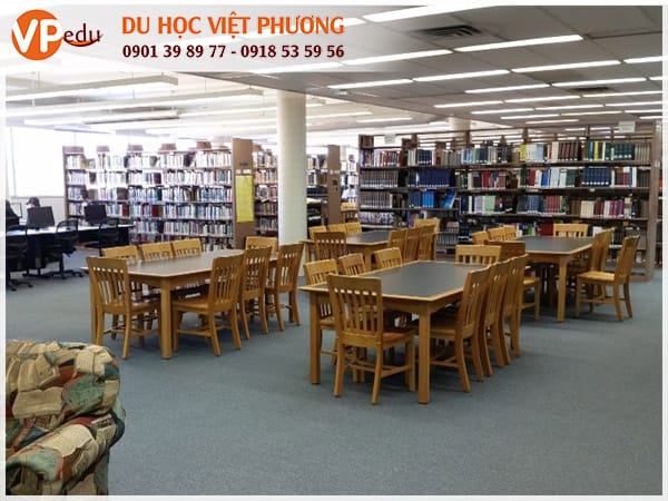 Thư viện tại trường Illinois Eastern Community College