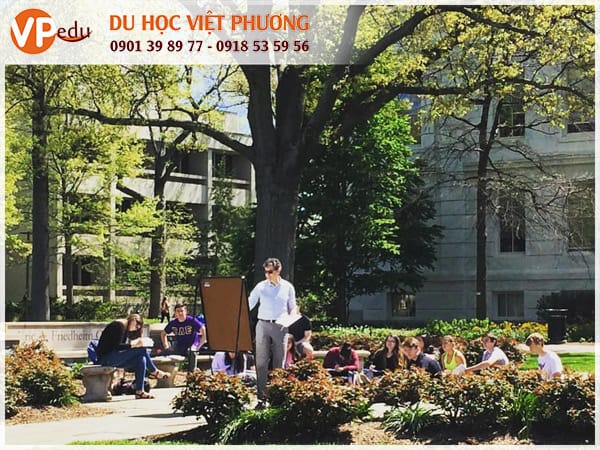 Một lớp học ngoài trời tại trường American University