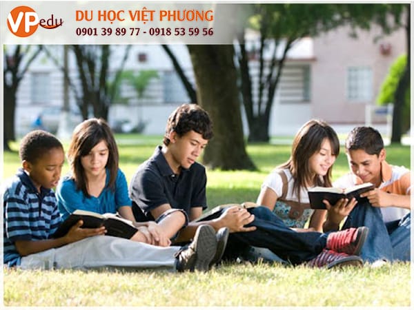 Giáo viên THPT Canada luôn khuyến khích và tôn trọng sự sáng tạo, độc lập và đặc điểm tính cách, quan điểm của từng học sinh giúp học sinh lên lộ trình Mocbai10 trang chủ khoa học và định hướng nghề nghiệp từ sớm.