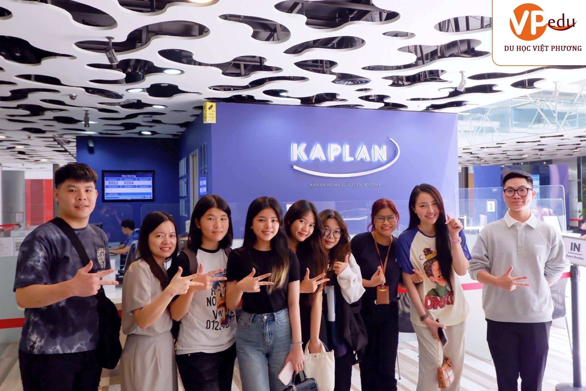 Học sinh của Link Nhà Cái Mb66 Cá Cược Uy Tín Nhất 2025 tại Học Viện Kaplan Việt Nam