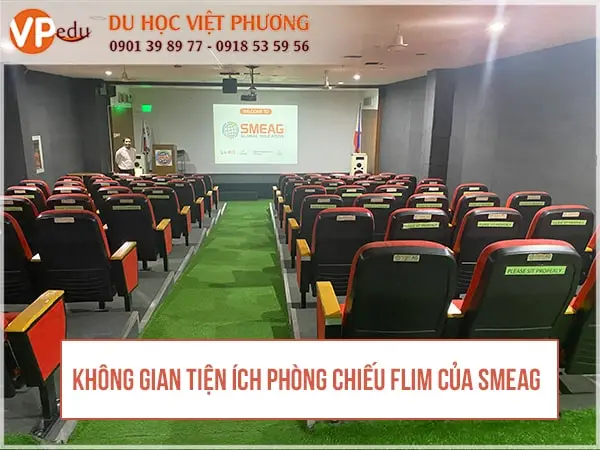SMEAG có phòng chiếu flim lớn cho học sinh sử dụng