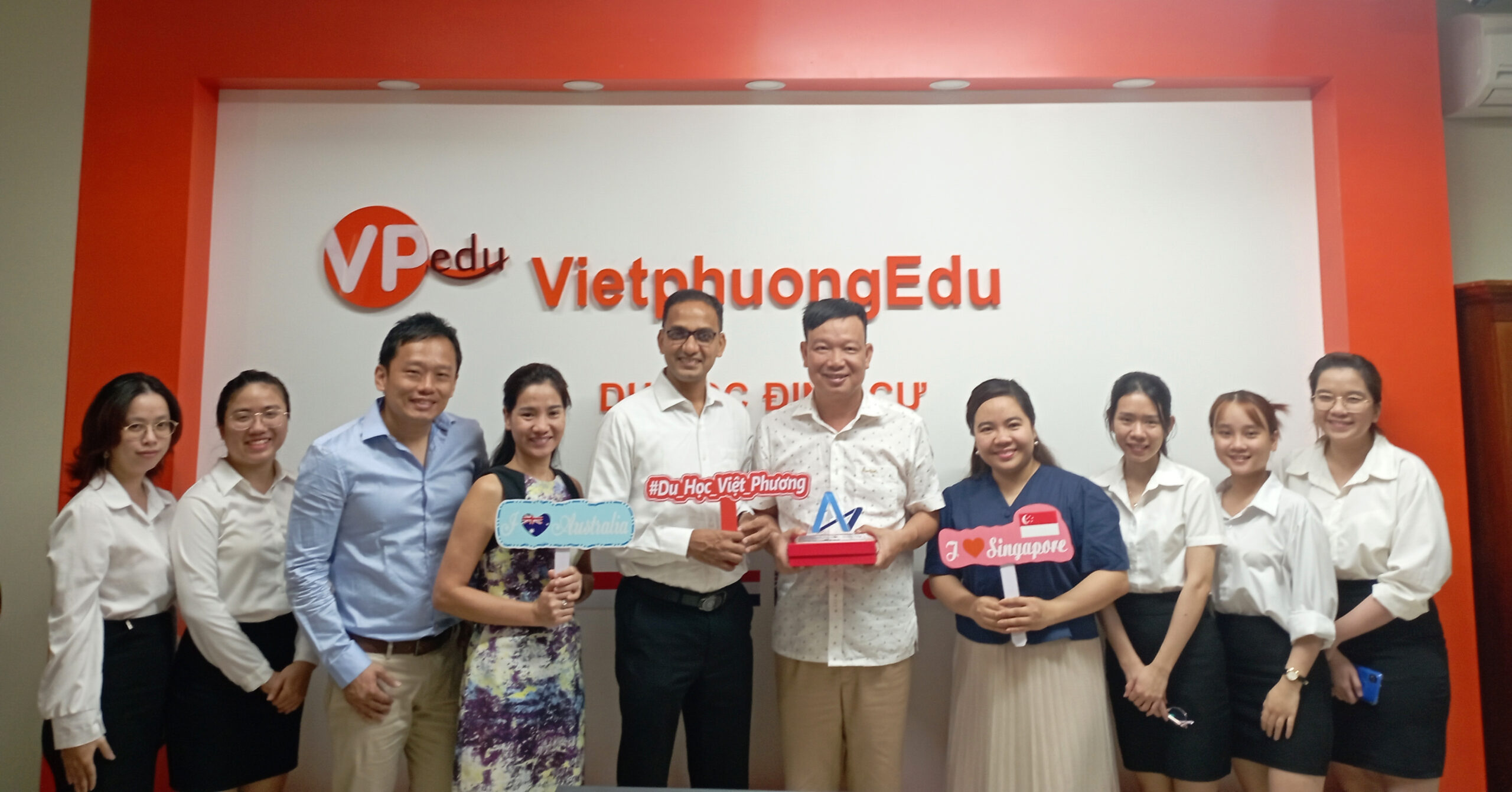 Đại diện ACC qua thăm văn phòng Mb66 hiện đang mở được xếp hạng cao nhất