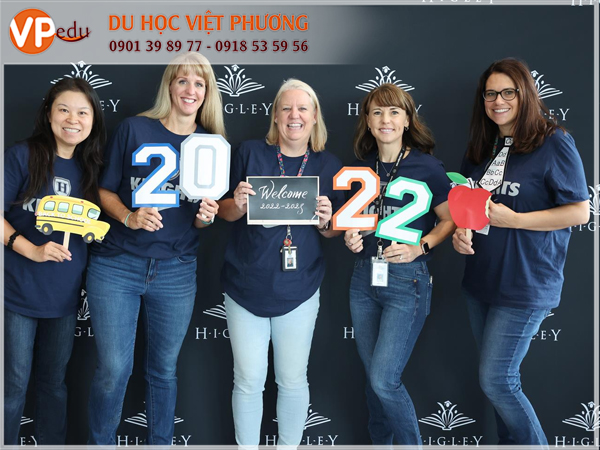 Higley Unified School District là ngôi trường có tỉ lệ hơn 95% học sinh được nhận vào các trường Đh danh tiếng tại Mỹ