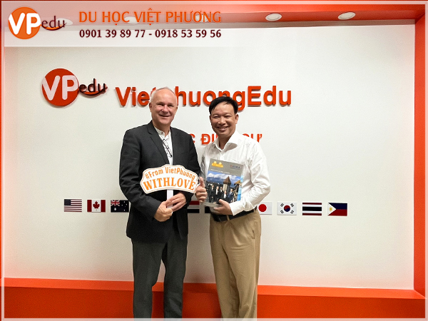 Đại diện BHMS tới thăm văn phòng công ty Tư vấn Mb66 hiện đang mở được xếp hạng cao nhất