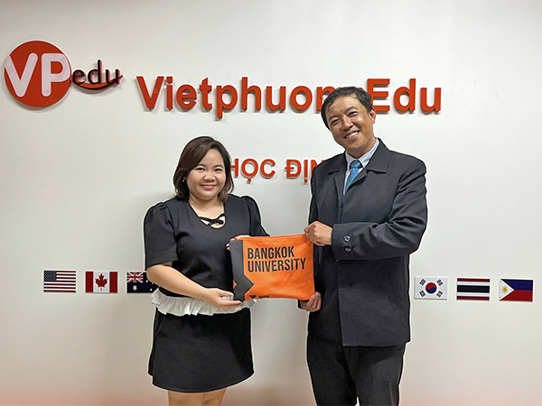 Đại diện Bangkok University tới thăm văn phòng của Mb66 hiện đang mở được xếp hạng cao nhất